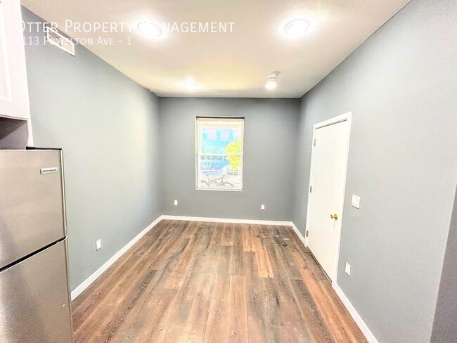 Building Photo - 3BR/2BA Updated Apt in University City wit...