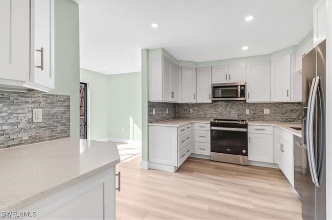 Foto del edificio - 407 Meadowlark Ln
