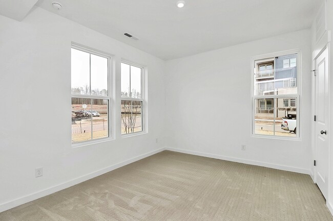 Building Photo - 7009 Westrow Ave