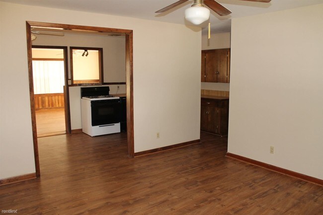Building Photo - 4 br, 2 bath House - 4941 Country Club Ct