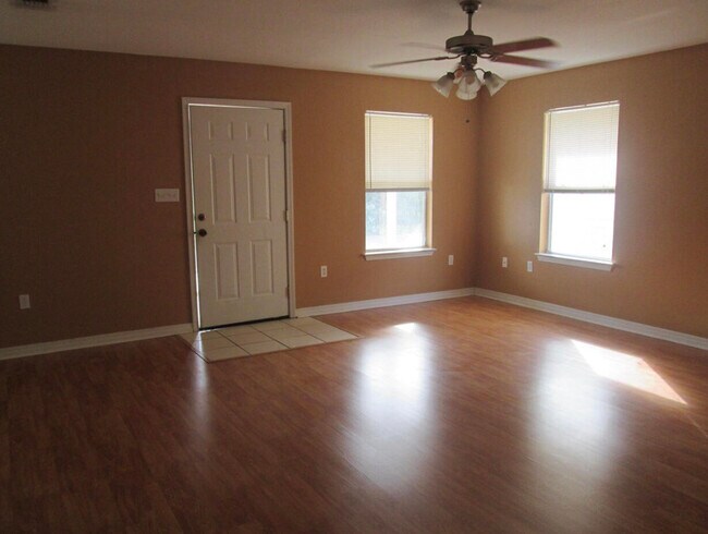 Foto del edificio - 7470 Autumn Trace Blvd