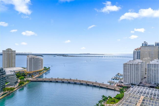 Foto del edificio - 495 Brickell Ave