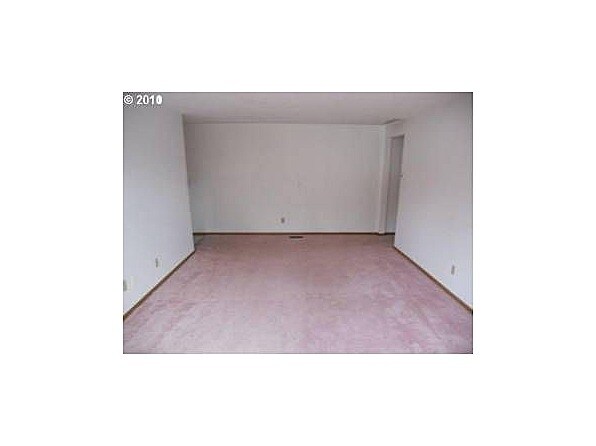 Foto del edificio - 12809 SE Stark St