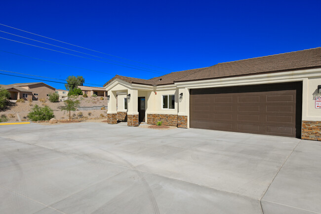Building Photo - 1135 Rolling Hills Dr