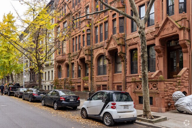 Foto del edificio - 140 W 74th St