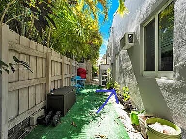 Foto del edificio - 1169 SW 23rd Ave