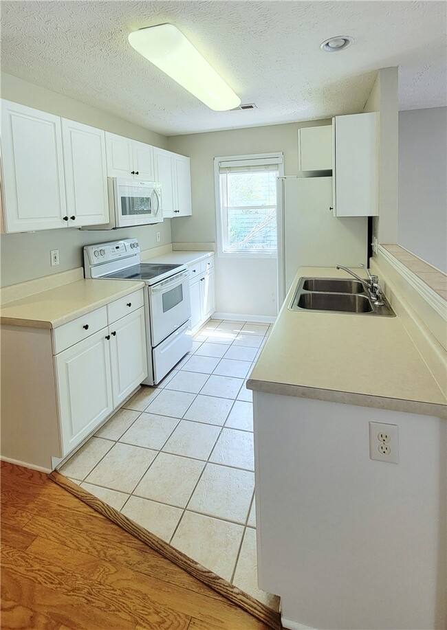 Building Photo - 123 Perkins Pl