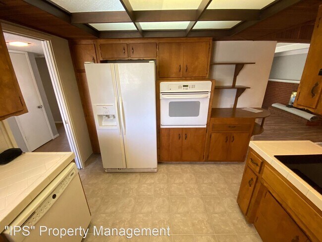Building Photo - 3 br, 2 bath House - 5855 E. El Monte Way