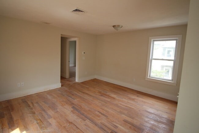 Building Photo - 64 Butterfield St