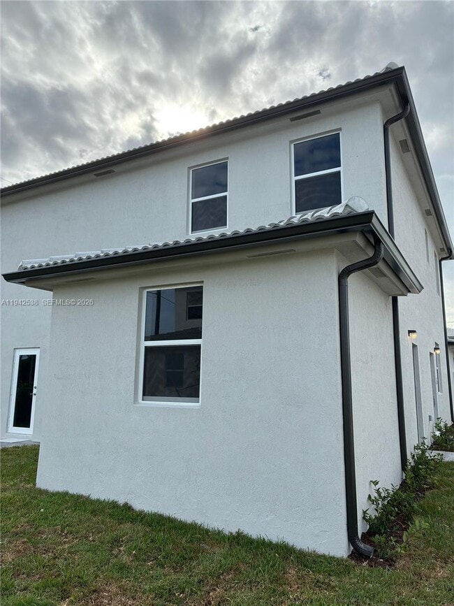 Building Photo - 16303 SW 147th Ave