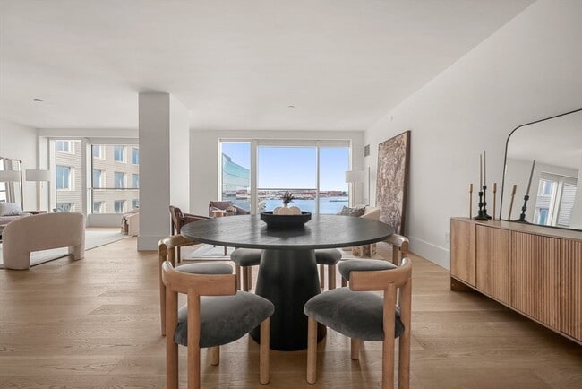 Building Photo - 150 Seaport Blvd