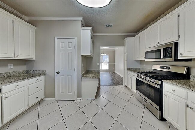 Foto del edificio - 5305 Rutland Ct