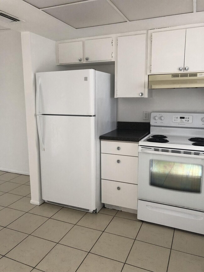 Foto del edificio - 2340 Maple Ave