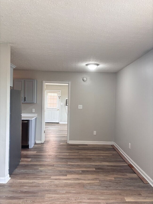 Building Photo - River Valley Apartments