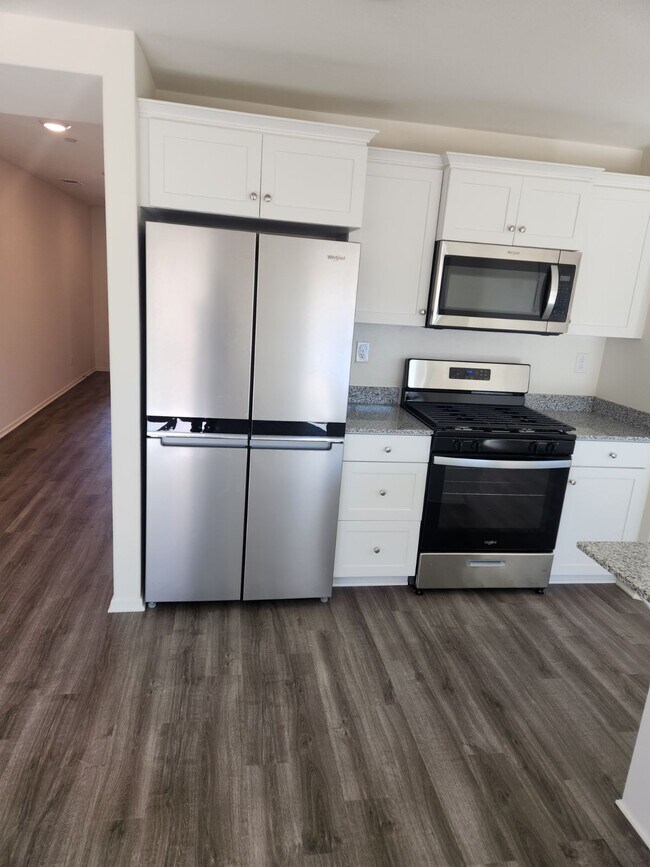 Foto del edificio - 4254 W Avenue J5