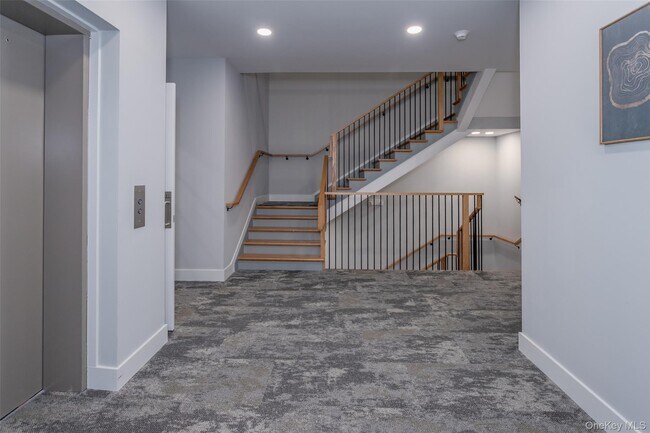 Foto del edificio - 124 S Main St