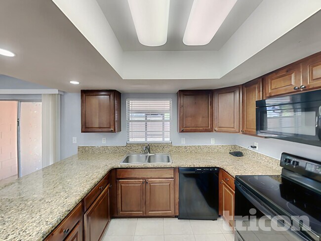 Foto del edificio - 8206 Clermont St