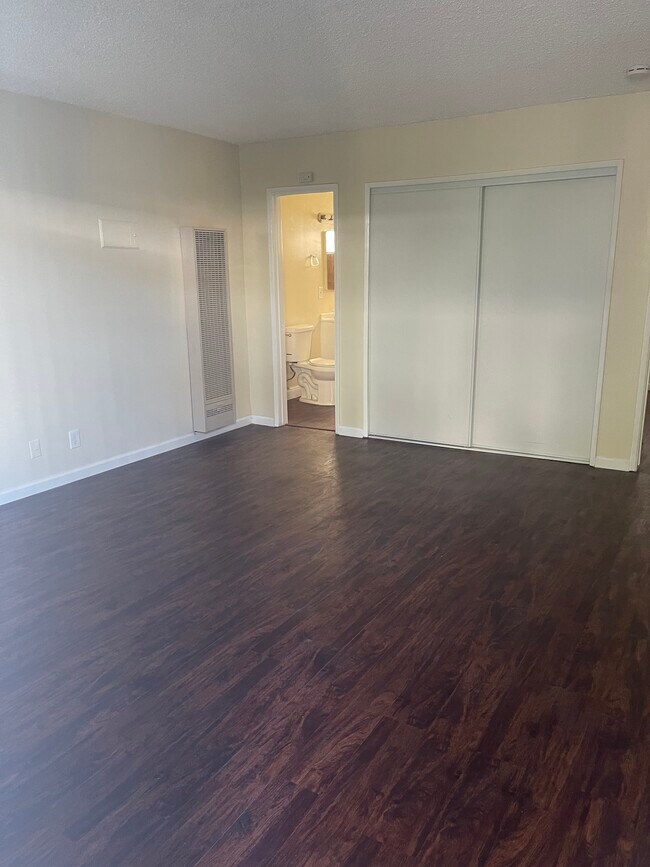 LIVING SPACE/CLOSET - 10012 Valley Blvd