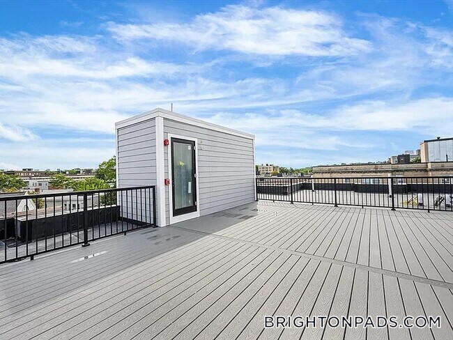 Foto del edificio - 36 Colborne Rd