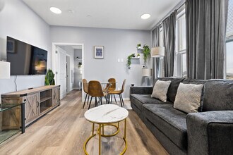 Building Photo - 95 Broadway-SI ID1240363P