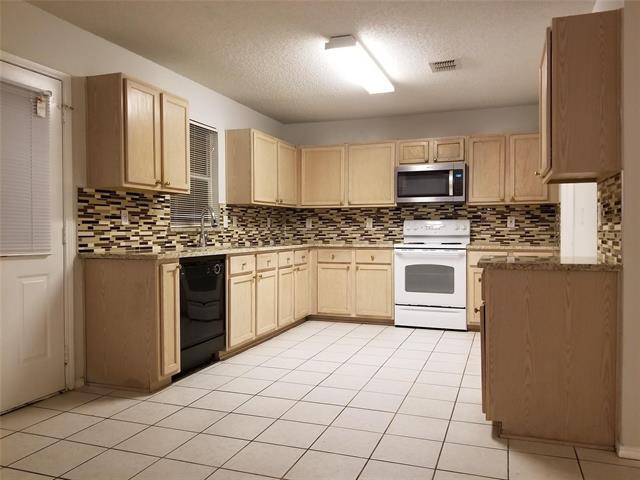 Building Photo - 4504 Cedar Crest Dr