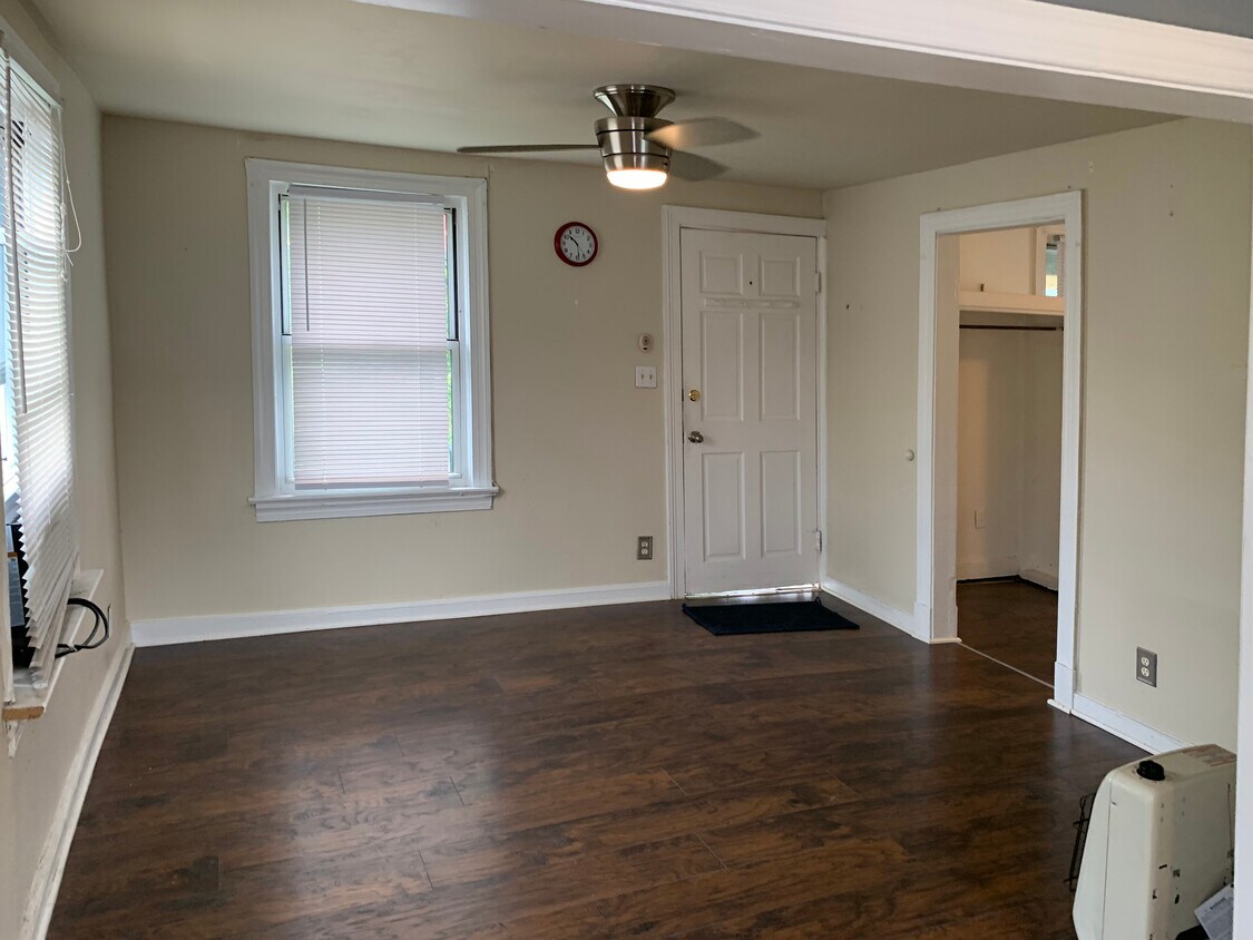 Foto principal - 922 Morton Ln
