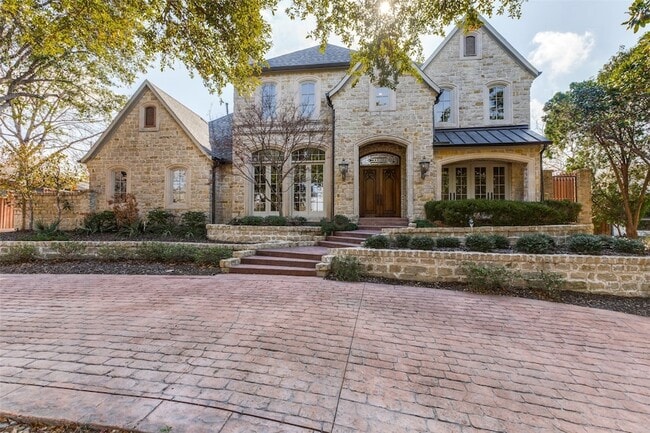Building Photo - 6416 Dykes Way