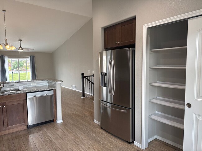 Building Photo - Beautiful stucco 4 bed rancher on premium ...