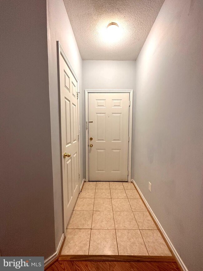 Building Photo - 4401 Sedgehurst Dr