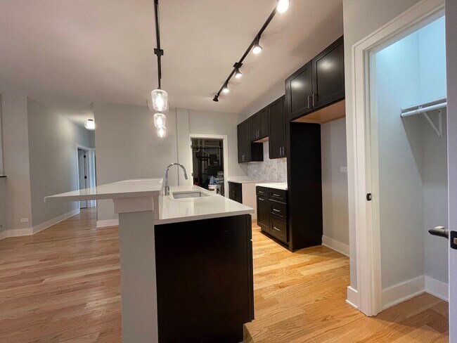 Foto del edificio - 1730 W 18th St