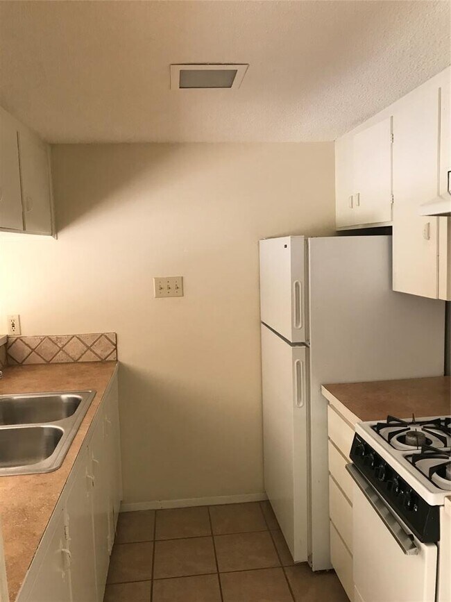 Foto del edificio - 2610 Salado St