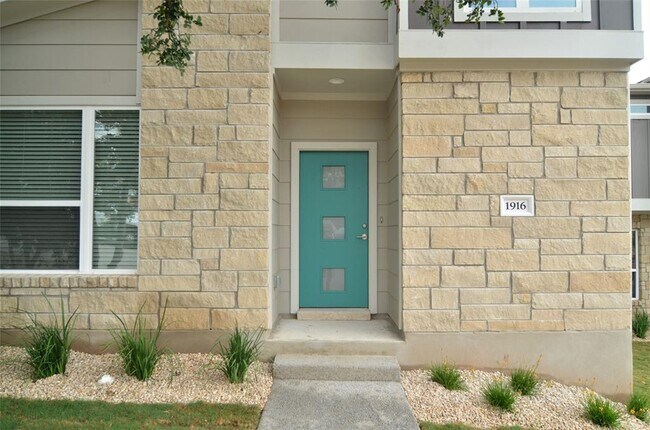 Building Photo - 1916 Cleese Dr