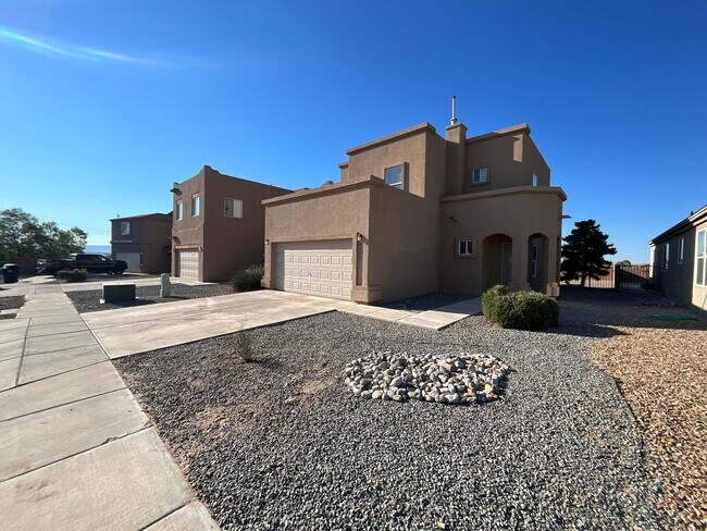 Foto del edificio - 3 Bedroom Home Available Near Dennis Chave...