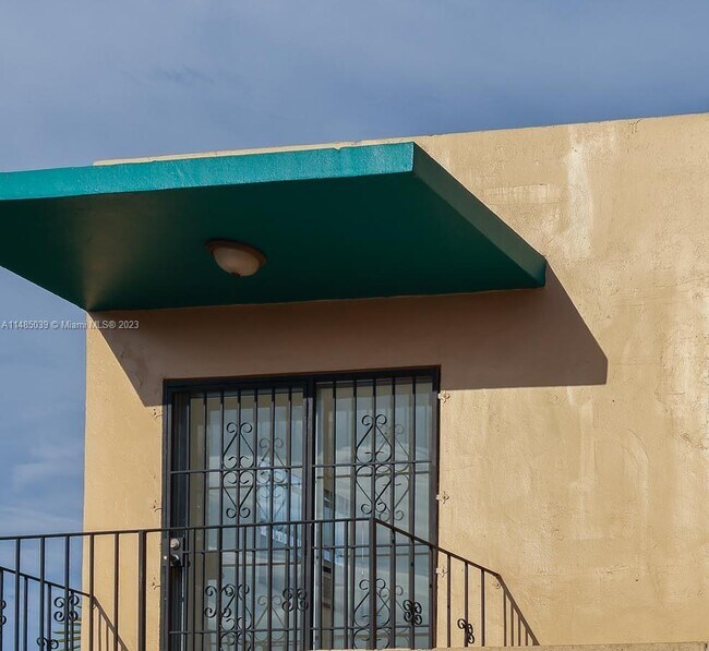 Foto del edificio - 3050 NW 21st Ave