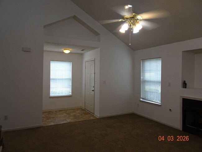 Foto del edificio - 2 Bedroom 2 Full Bath Condo