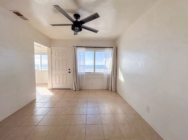 Foto del edificio - 408 S The Strand