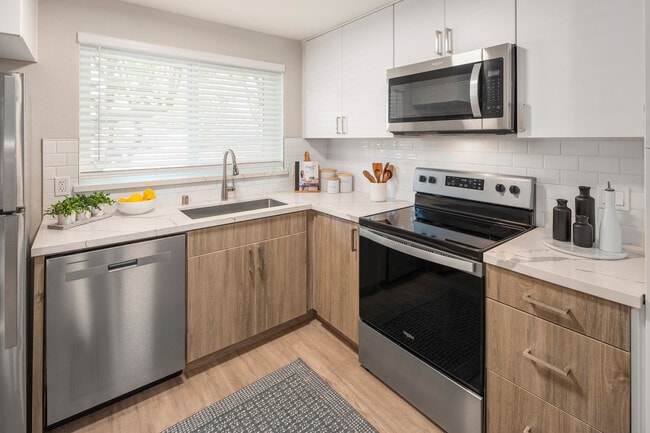 Building Photo - Cascadia at Fairwood Landing