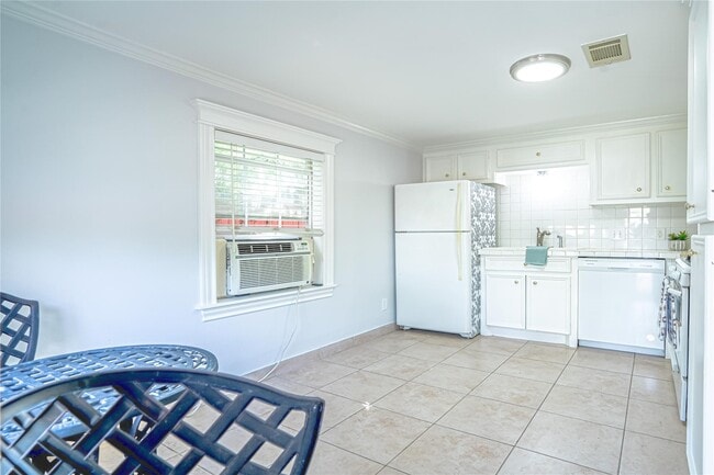 Foto del edificio - 860 E 25th St