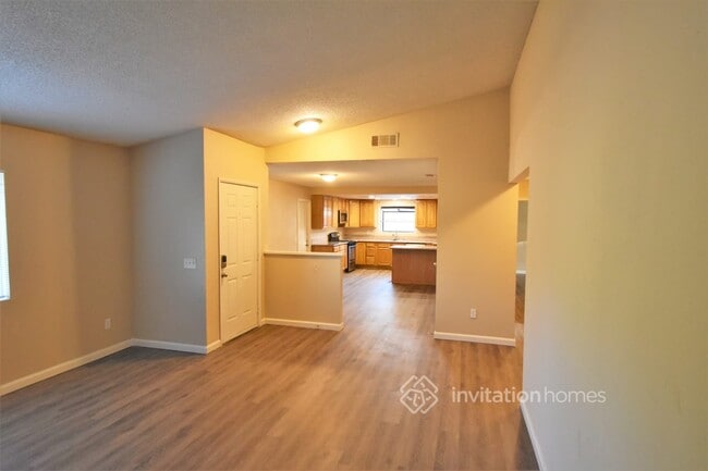 Building Photo - 11125 Arlington Ave