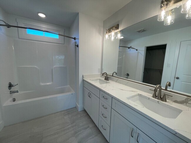 Foto del edificio - 510 W 19th St