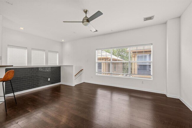 Foto del edificio - 2821 Saville Loop
