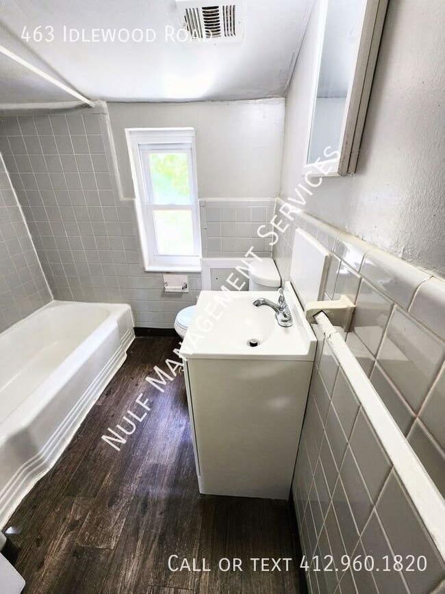 Building Photo - 463 Idlewood Rd