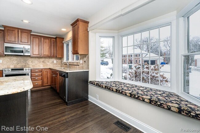 Foto del edificio - 732 Rutgers Rd