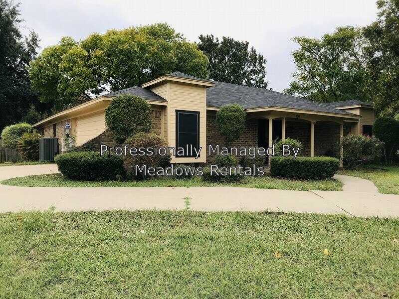 200 Thompson Cir, Lorena, TX 76655 House Rental in Lorena, TX