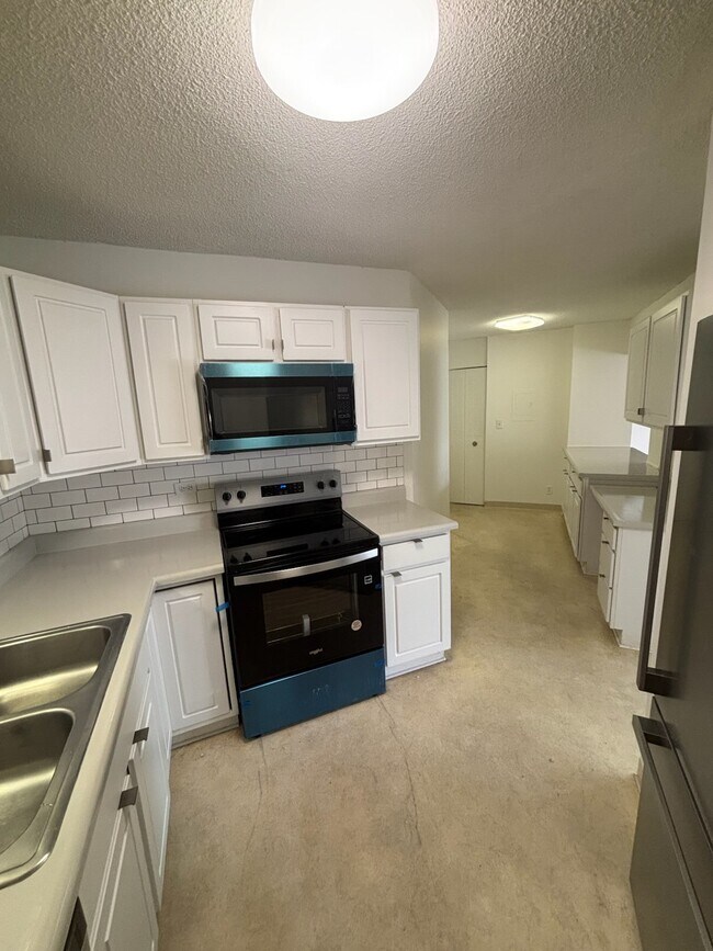 Foto del edificio - Plaza Point Apartments