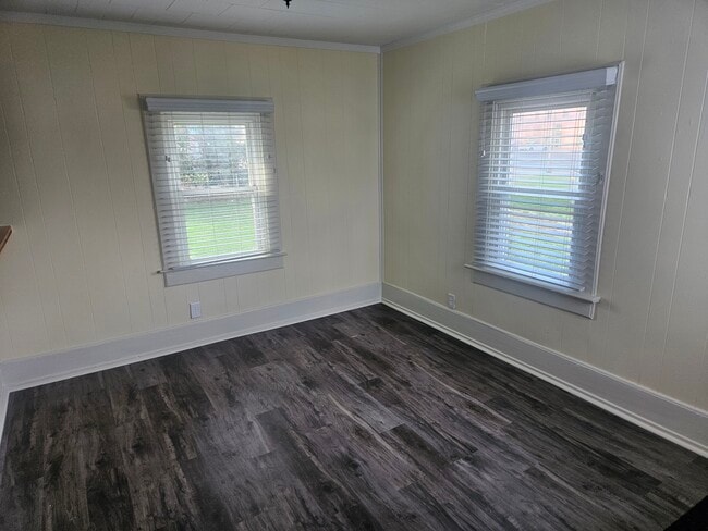 Building Photo - 127 Cherry St