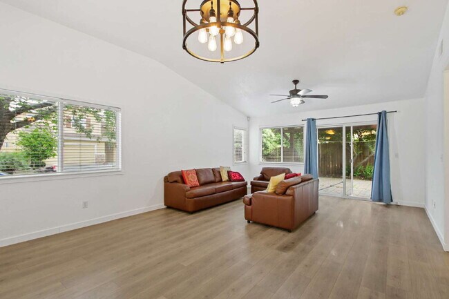 Foto del edificio - Updated Wildhorse Home | 2 Bed, 2 Bath | Corner Lot | Pets OK | W/D + Landscaping Included