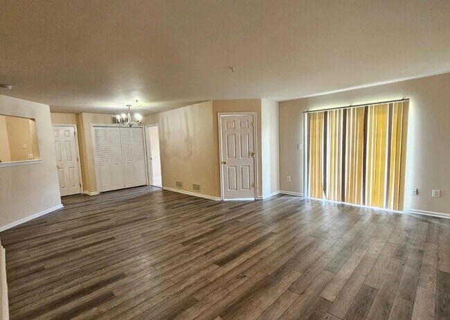 Building Photo - 906 Rhoads Dr