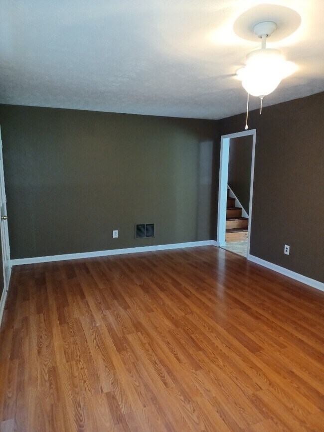 Foto del edificio - 6017 Randy Ln