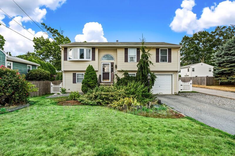 25 Warman Ave Unit Warman (25), Cranston, RI 02920 Condo for Rent in